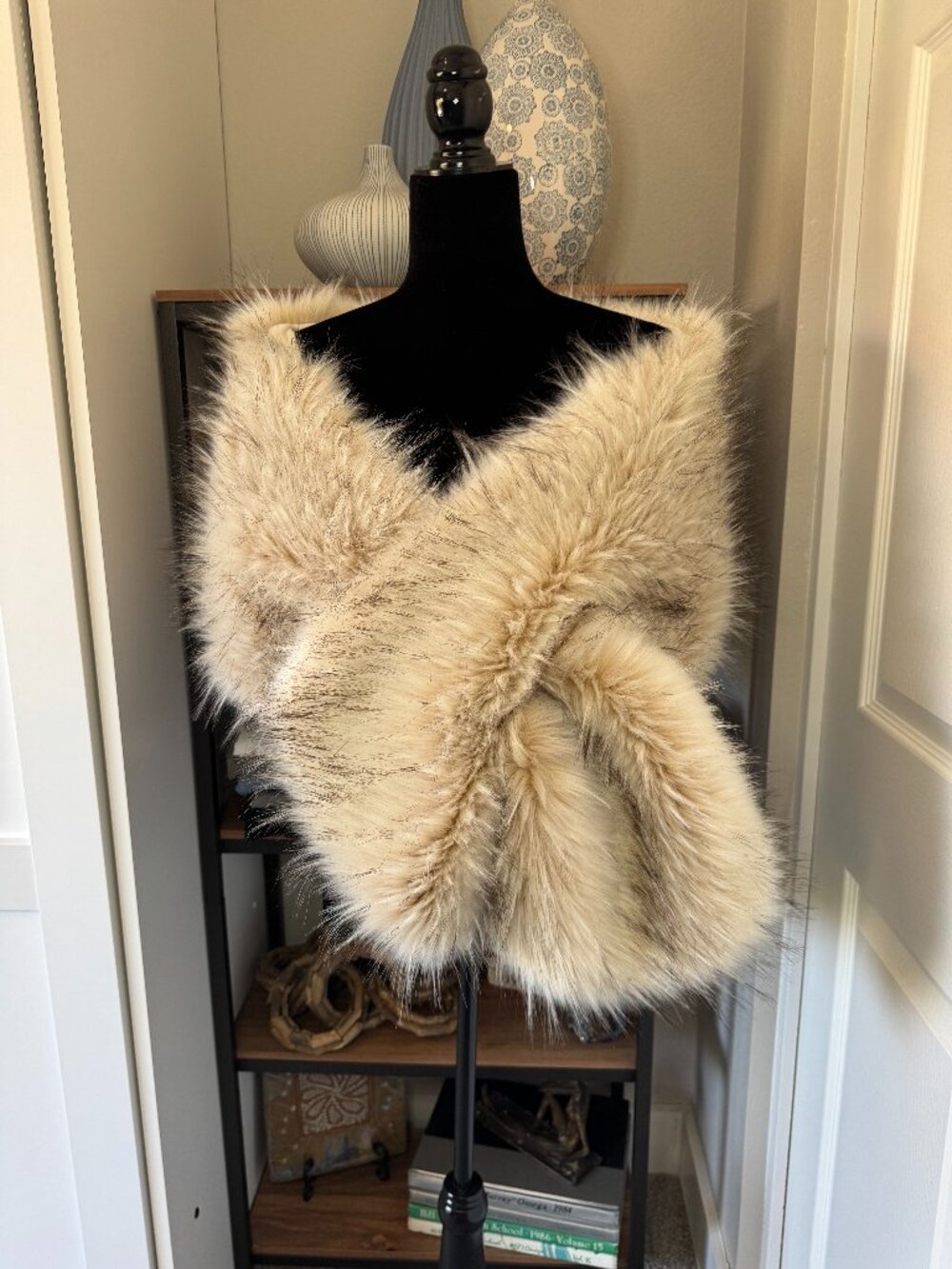 Sissily Designs Cream & Brown Fur Shawl - Size M